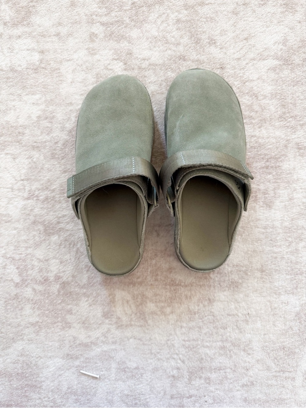 UGG Goldenstar Women’s Moss Green Suede Clogs - Picture 6 of 8